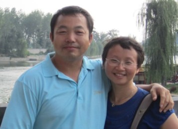 Lawyer Ding Jia and wife. 