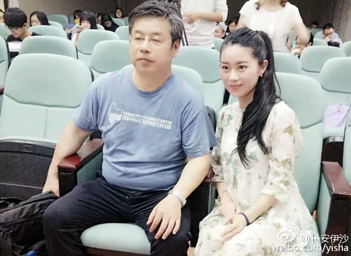 Yi Sha mit Studentin