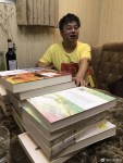 Yi_Sha_with_books